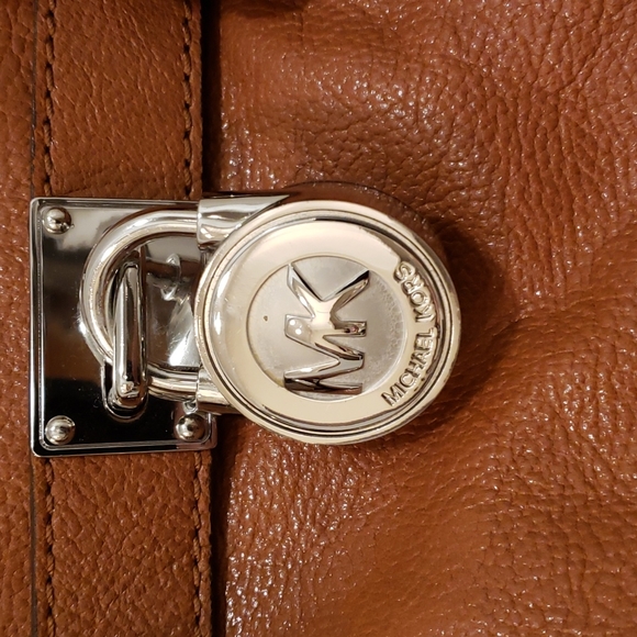 Michael Kors Hamilton Tote - Picture 2 of 11